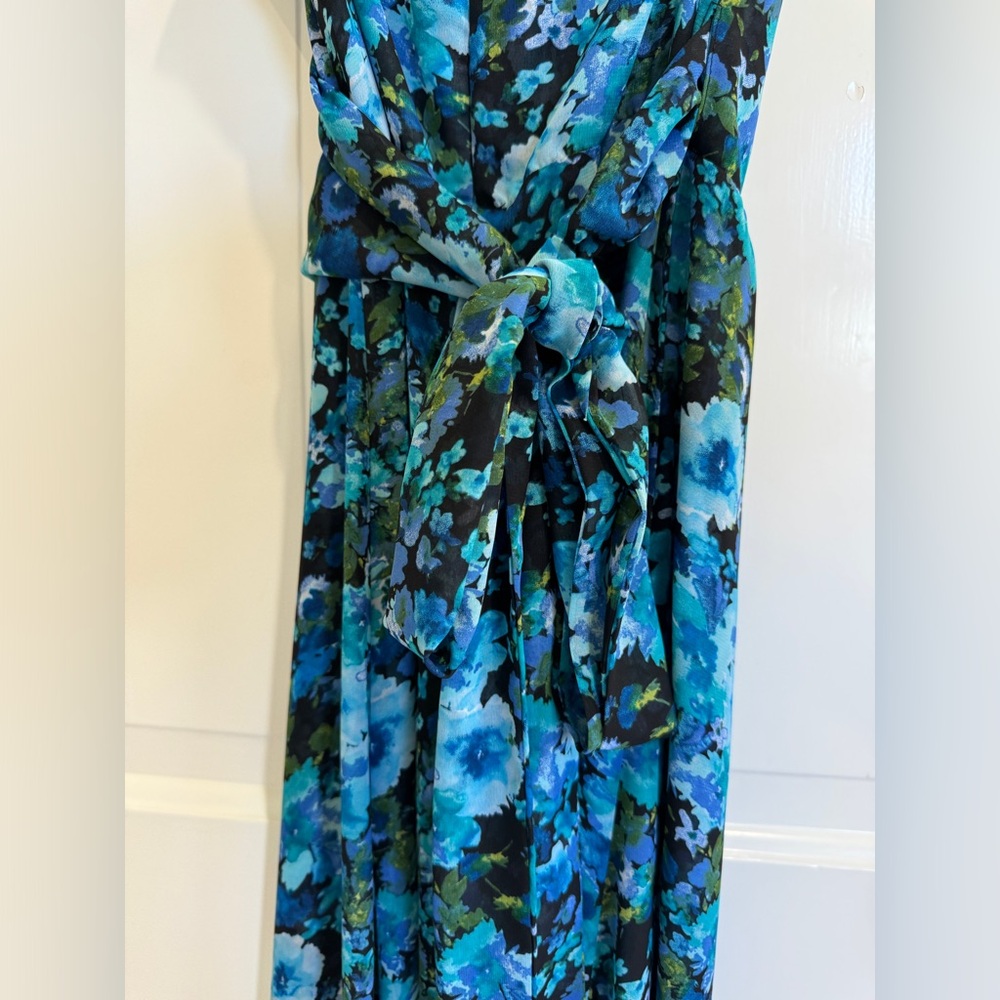 REFORMATION (worn once) size 0 wrap dress blue and black floral - Picture 4 of 6